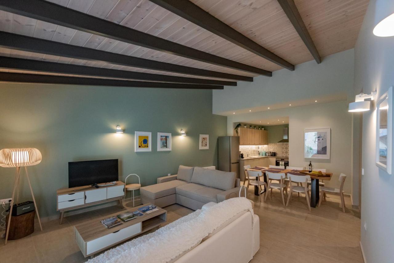 Linas Home - Kalamata Mediterranean Villas Экстерьер фото
