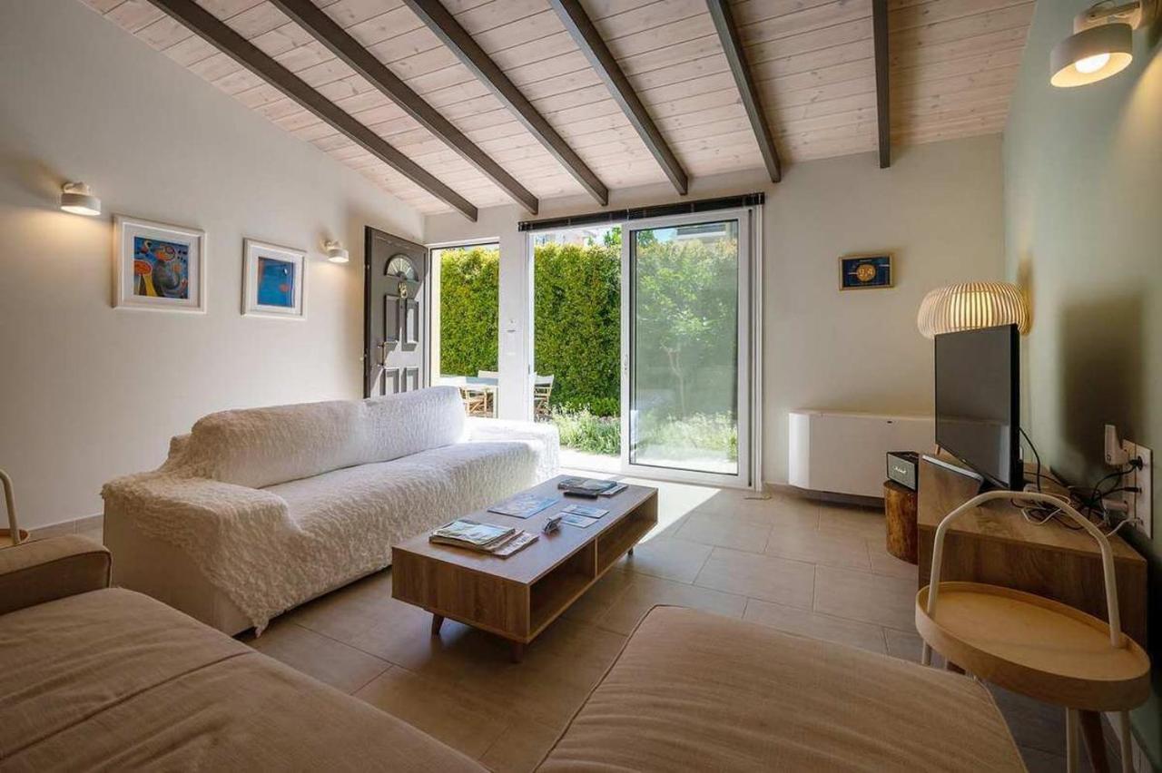 Linas Home - Kalamata Mediterranean Villas Экстерьер фото